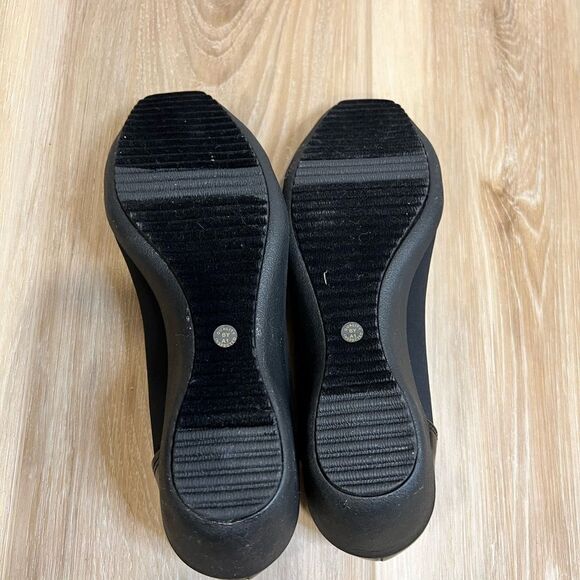 LIZ CLAIBORNE Barbara Black Closed Toe Wedge Size 6 - Picture 7 of 8